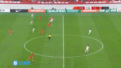 鸿满仓 这球帅！王钰栋闪身扣过防守+内切兜射远角破门，模仿姆巴佩庆祝