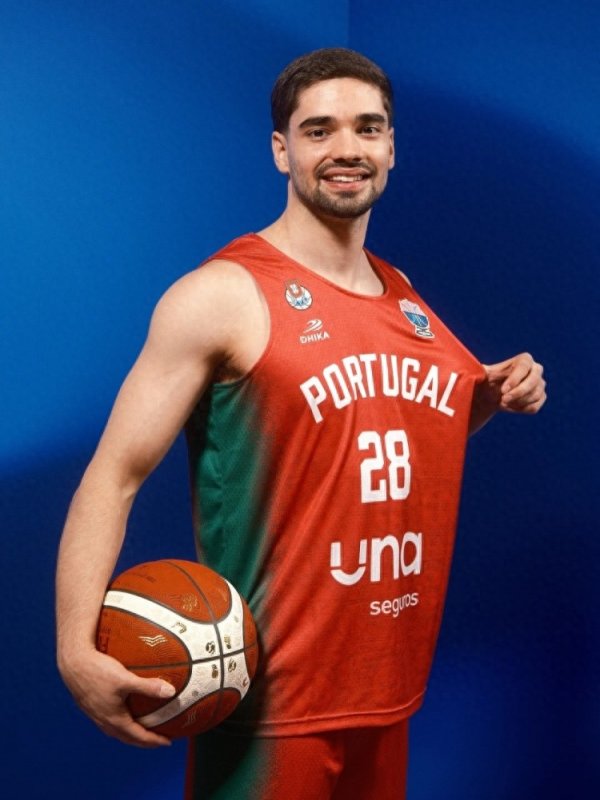 嗨牛股票 最后一分钟7分! 葡萄牙球员里斯本: 总梦想着投出决定比赛的投篮