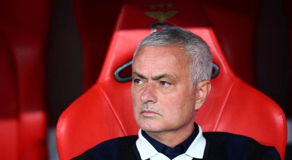 蓝乔配资 葡萄牙国家电视台：穆里尼奥将与本菲卡签约1年